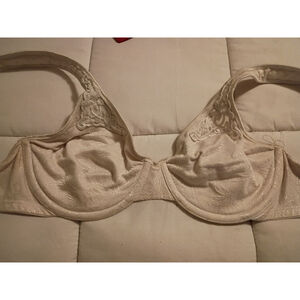 Playtex sz 38B Underwire Non-Padded Bra With Wide Shoulder Straps for comfort